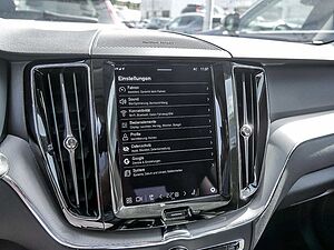 Volvo  B4 Plus Dark AWD