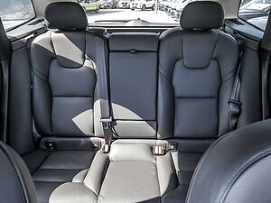 Volvo  B4 Plus Dark AWD