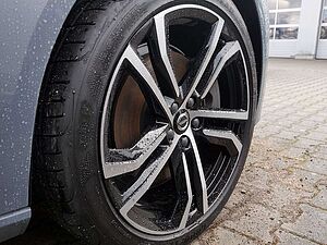 Volvo  Hybrid T8 Twin Engine AWD R-Design LED