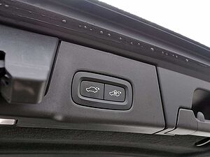 Volvo  Hybrid T8 Twin Engine AWD R-Design LED