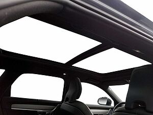 Volvo  Hybrid T8 Twin Engine AWD R-Design LED