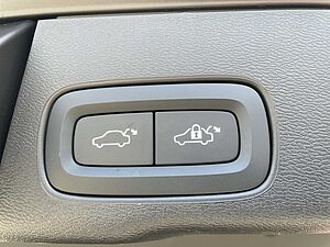 Volvo  B4 FWD Core ACC LED LHZ MEMO 4xSHZ STDHZ