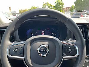 Volvo  B4 FWD Core ACC LED LHZ MEMO 4xSHZ STDHZ