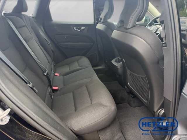 Volvo  XC60 Momentum, B4 Mild-Hybrid Diesel