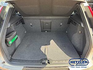 Volvo  XC40 Plus, B4 Mild-Hybrid, Benzin, Dark