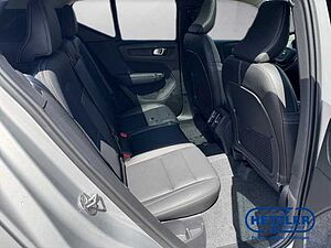 Volvo  XC40 Plus, B4 Mild-Hybrid, Benzin, Dark