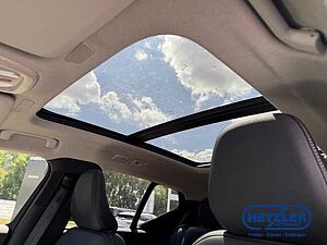 Volvo  XC40 Plus, B4 Mild-Hybrid, Benzin, Dark