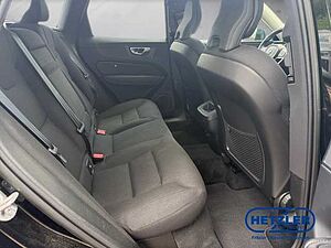 Volvo  XC60 Momentum, B4 Mild-Hybrid Diesel