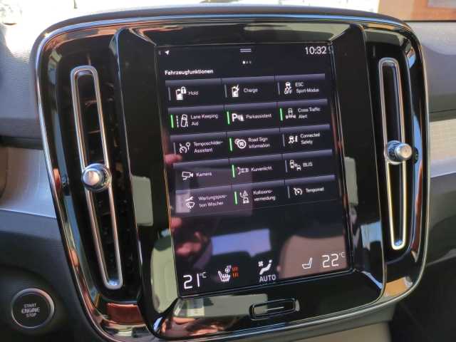 Volvo  XC40 Recharge Core, T4 Plug-in Hybrid, Elektrisch/Benzin, Bright