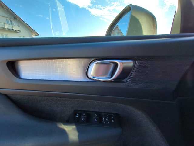 Volvo  XC40 Recharge Core, T4 Plug-in Hybrid, Elektrisch/Benzin, Bright