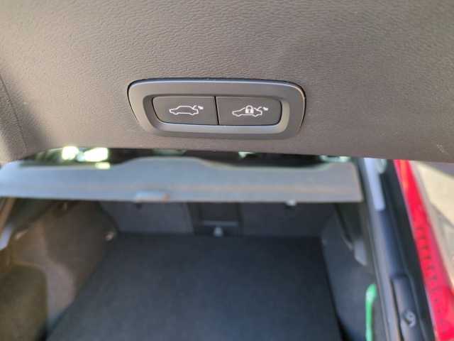 Volvo  XC40 Recharge Core, T4 Plug-in Hybrid, Elektrisch/Benzin, Bright