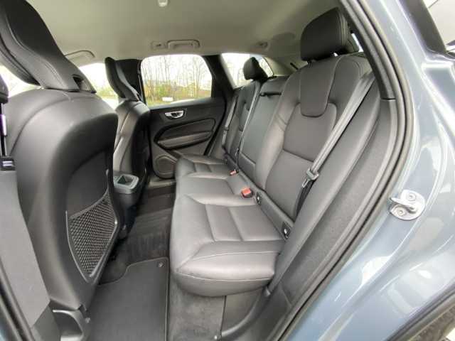 Volvo  XC60 Plus, B4 AWD Mild-Hybrid, Diesel, Dark