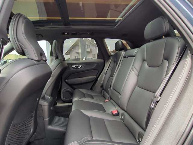 Volvo  XC60 Recharge R-Design, T8 AWD Plug-in Hybrid