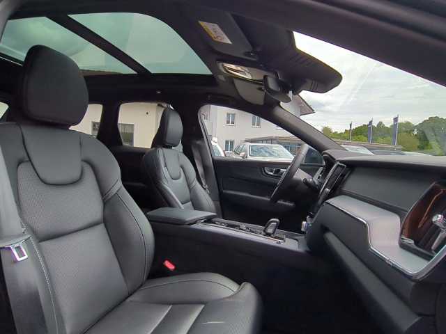 Volvo  XC60 Recharge R-Design, T8 AWD Plug-in Hybrid