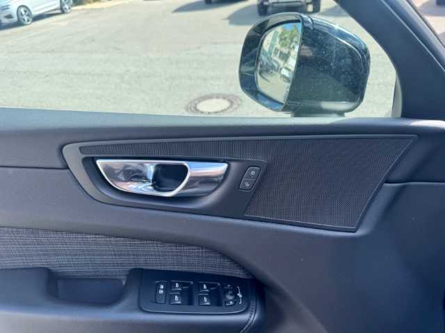 Volvo  XC60 Momentum Pro, B4 Mild-Hybrid Diesel