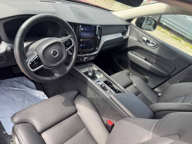 Volvo  XC60 Plus, B4 AWD Mild-Hybrid, Diesel, Dark