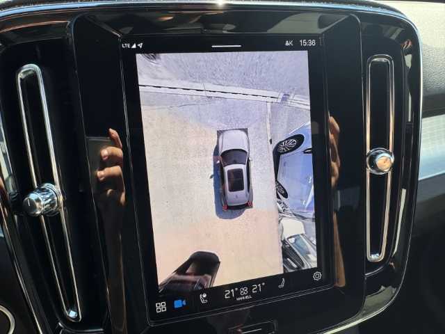 Volvo  XC40 Plus, B3 Mild-Hybrid, Benzin, Dark