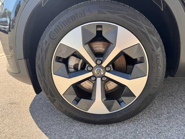 Volvo  XC40 Plus, B3 Mild-Hybrid, Benzin, Dark
