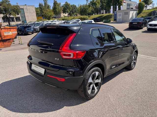 Volvo  XC40 Plus, B3 Mild-Hybrid, Benzin, Dark