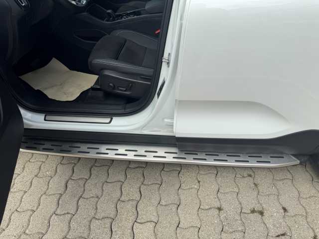 Volvo  XC40 Recharge Plus, T5 Plug-in Hybrid, Elektrisch/Benzin, Dark