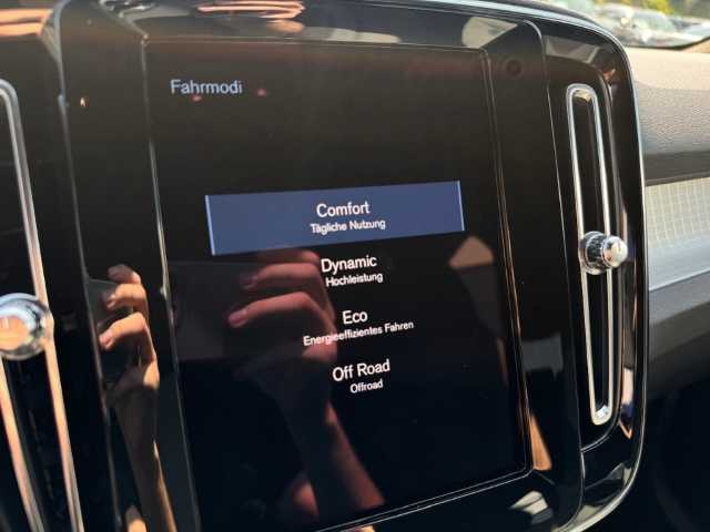 Volvo  XC40 Momentum Pro, T3 Automatikgetriebe