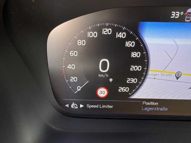 Volvo  XC40 Momentum Pro, T3 Automatikgetriebe