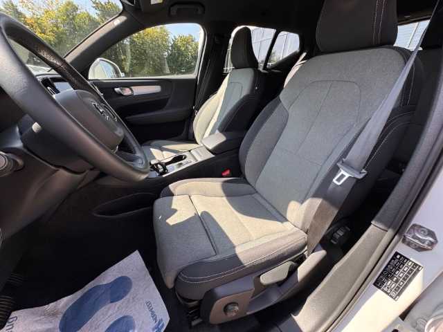 Volvo  XC40 Momentum Pro, T3 Automatikgetriebe