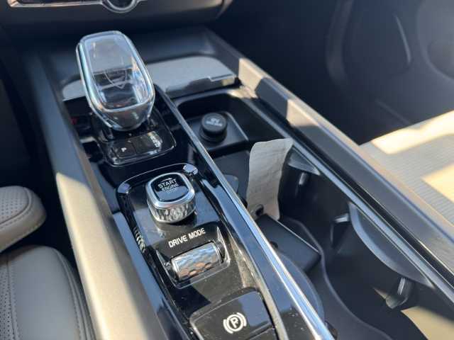 Volvo  XC60 T8 TWIN ENGINE AWD Automatikgetriebe (223+65kW/303+87PS) Inscription