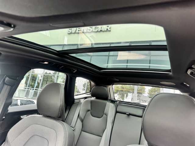 Volvo  XC60 Black Edition Ultra, B5 AWD Mild-Hybrid, Benzin