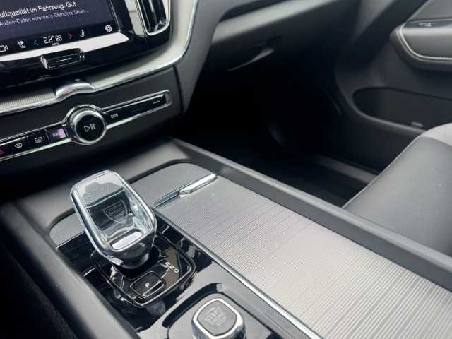 Volvo  XC60 Black Edition Ultra, B5 AWD Mild-Hybrid, Benzin
