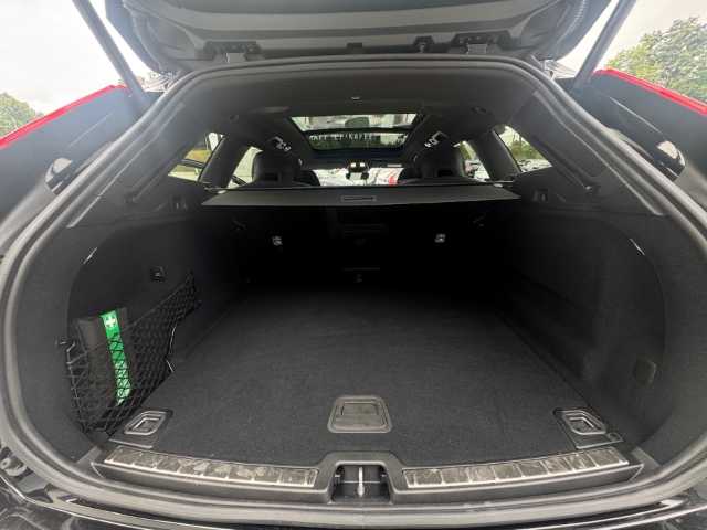 Volvo  XC60 Black Edition Ultra, B5 AWD Mild-Hybrid, Benzin
