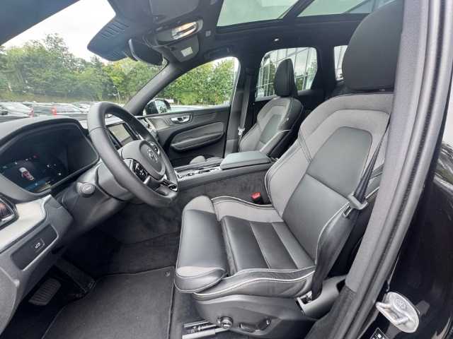 Volvo  XC60 Black Edition Ultra, B5 AWD Mild-Hybrid, Benzin