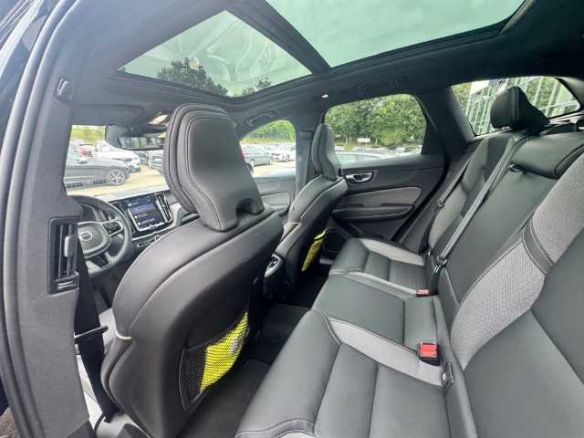 Volvo  XC60 Black Edition Ultra, B5 AWD Mild-Hybrid, Benzin