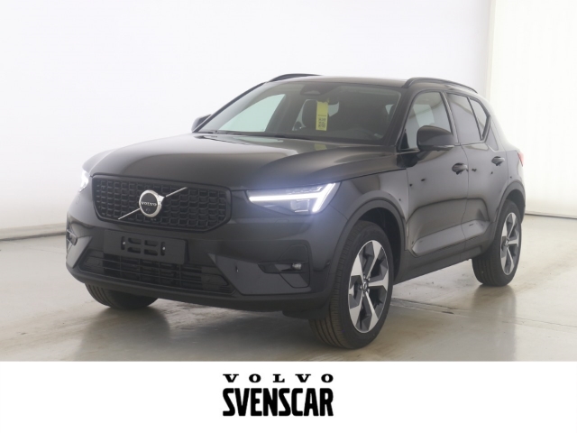 Volvo  XC40 Plus, B3 Mild-Hybrid, Benzin, Dark