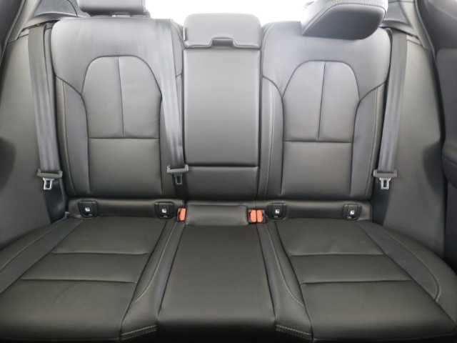Volvo  XC40 Plus, B3 Mild-Hybrid, Benzin, Dark