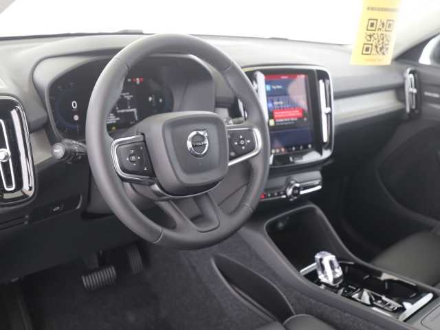 Volvo  XC40 Plus, B3 Mild-Hybrid, Benzin, Dark