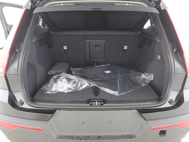 Volvo  XC40 Plus, B3 Mild-Hybrid, Benzin, Dark