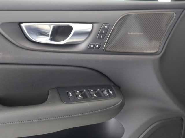 Volvo  S60 Recharge Ultimate, T8 AWD Plug-in Hybrid, Elektrisch/Benzin, Dark