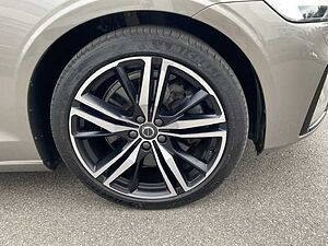 Volvo  V60 Recharge R-Design, T6 AWD Plug-in Hybrid
