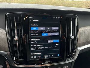 Volvo  V90 Recharge Plus, T6 AWD Plug-in Hybrid, Elektrisch/Benzin, Dark