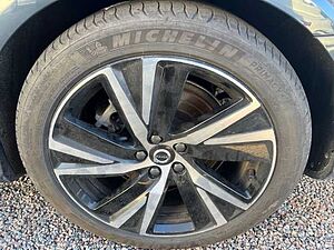 Volvo  V90 Recharge Ultimate, T8 AWD Plug-in Hybrid, Elektrisch/Benzin, Dark