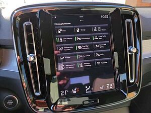 Volvo  XC40 Recharge Core, T4 Plug-in Hybrid, Elektrisch/Benzin, Bright