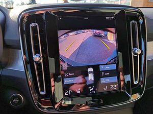 Volvo  XC40 Recharge Core, T4 Plug-in Hybrid, Elektrisch/Benzin, Bright