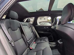 Volvo  XC60 Recharge R-Design, T8 AWD Plug-in Hybrid