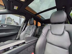 Volvo  XC60 Recharge R-Design, T8 AWD Plug-in Hybrid