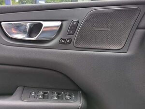 Volvo  XC60 Recharge R-Design, T8 AWD Plug-in Hybrid