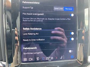 Volvo  XC60 Recharge R-Design, T8 AWD Plug-in Hybrid