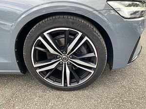 Volvo  V60 R-Design, B4 Mild-Hybrid Diesel