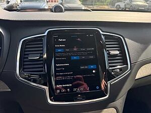 Volvo  XC90 Recharge Ultimate, T8 AWD Plug-in Hybrid, Elektrisch/Benzin, Dark, 7 Sitze