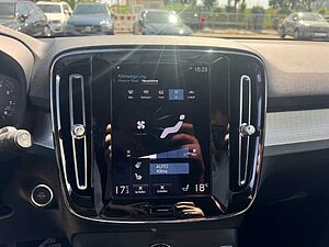 Volvo  XC40 Momentum Pro, T3 Schaltgetriebe